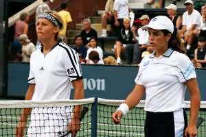 Sabine Appelmans and Maria Vento-Kabchi (2000 US Open)