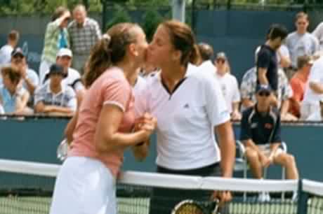 Iroda Tulyaganova and Marta Marrero (2001 US Open)