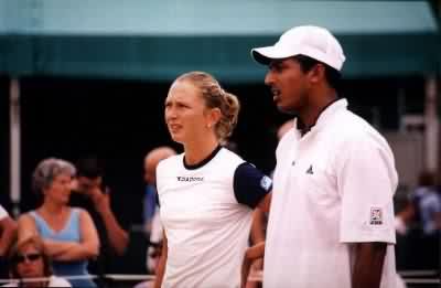 Elena Likhovtseva and Mahesh Bhupathi (2001 Wimbledon)