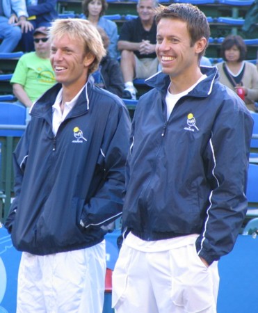 Frederic Niemeyer and Daniel Nestor (2007 World Team Tennis)