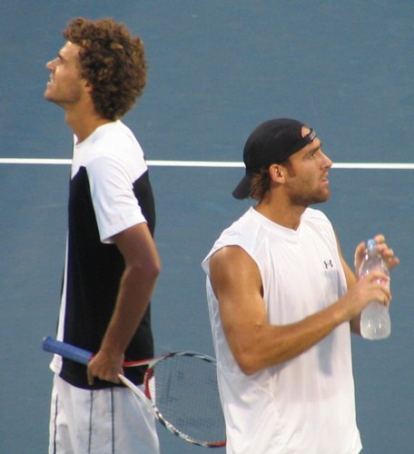 Gustavo Kuerten and Robby Ginepri (2007 US Open)